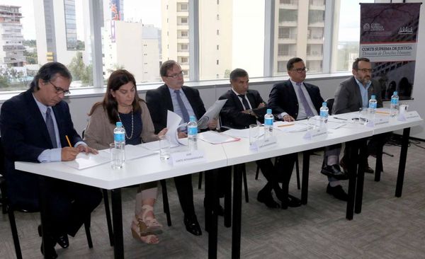 Ministro Ramírez Candia asistió a simulación de alegatos orales