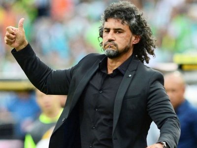 El Alianza Lima quiere como técnico a Leonel Álvarez
