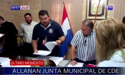 En busca de caja paralela, allanan Junta Municipal de CDE