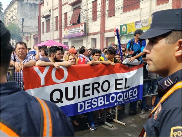 Desbloqueo de listas: Senado rechaza versión de Payo Cubas