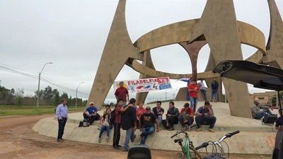 Cansados de las redes sociales ciudadanos salen a las calles en Filadelfia