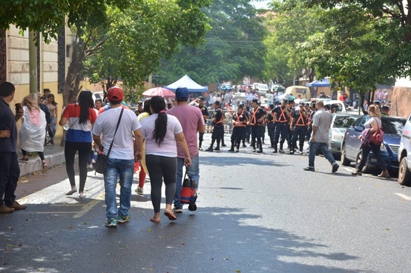 Detienen a manifestantes por portar arma blanca
