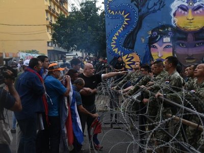 Payo Cubas incita a manifestantes a organizarse y "atropellar"