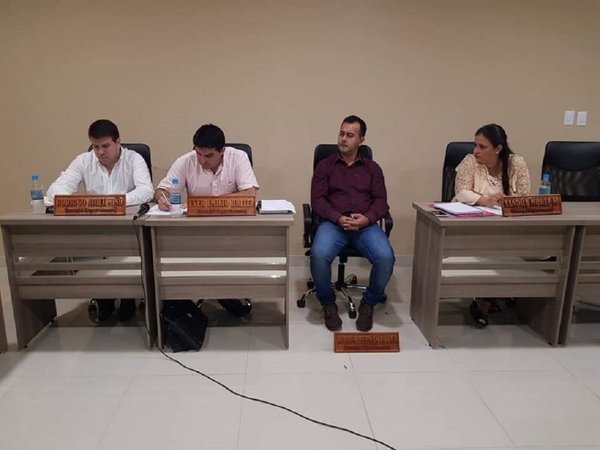 Concejal se manifiesta por supuesta sobrefacturación de muebles