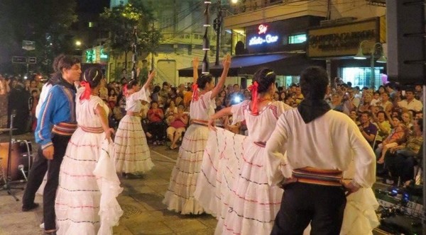 Se realizará una nueva edición de "El folklore sale a las calles" en Asunción » Ñanduti