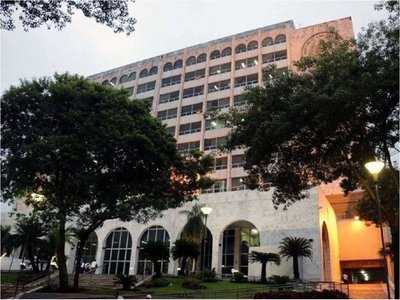 Un hombre muere tras descompensarse durante su juicio oral | Paraguay en Noticias