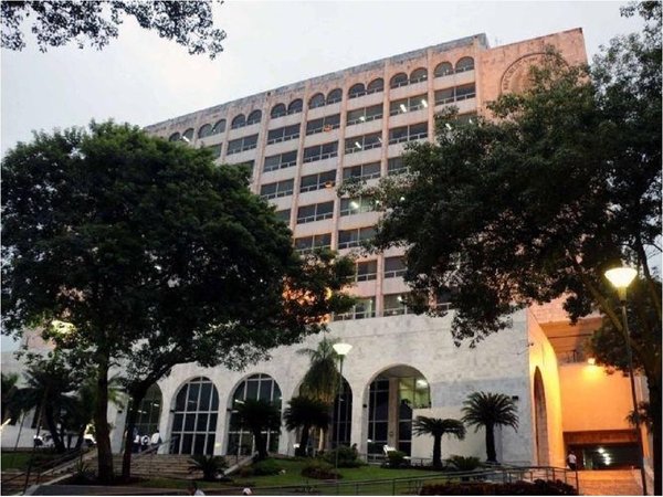 Un hombre muere tras descompensarse durante su juicio oral | Paraguay en Noticias