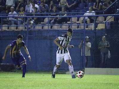 Santaní rescata un punto en debut de Pablo Caballero