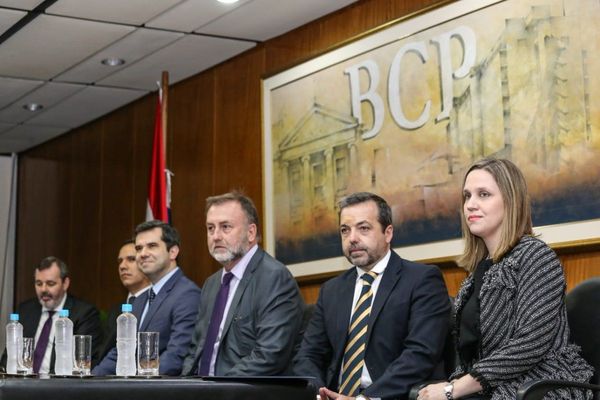 Por primera vez una mujer integra directorio del BCP