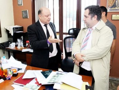 Fiscal cae con supuesta coima para no imputar por violencia familiar - Edicion Impresa - ABC Color