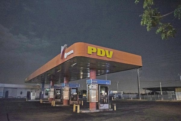 Apagones asestan un golpe a Chevron
