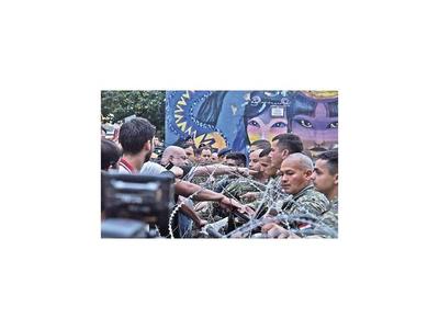 Multitudinaria e incidentada protesta durante tratamiento de desbloqueo
