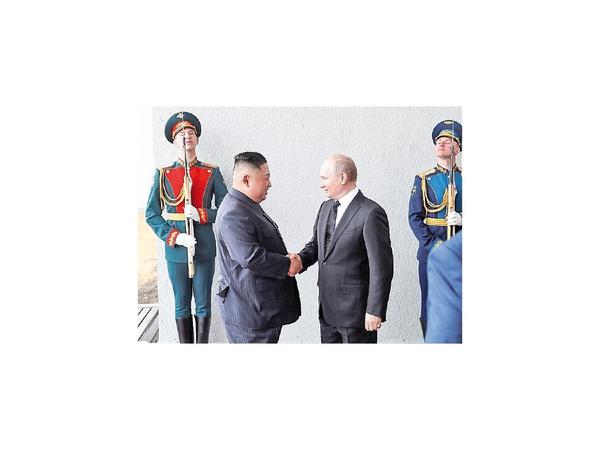 Putin respalda a Kim Jong Un en su pulseada con Trump
