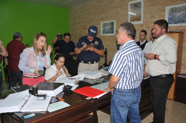 Fiscalía anticorrupción allanó la Junta y la Intendencia Municipal de CDE