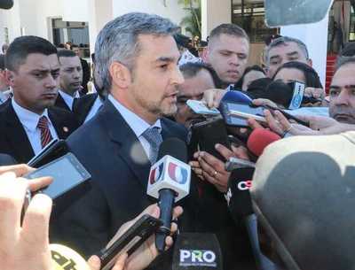 Presidente Abdo Benítez felicita a los periodistas en su día | .::Agencia IP::.