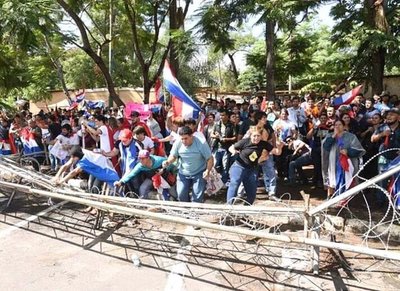 Bárbaro atropello a automovilistas en distintos puntos del país - ADN Paraguayo