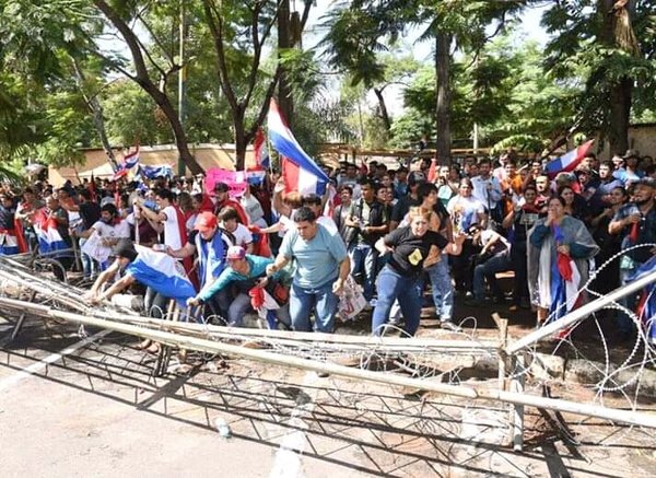 Bárbaro atropello a automovilistas en distintos puntos del país - ADN Paraguayo