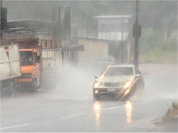 Meteorología advierte sobre tiempo severo en cinco departamentos