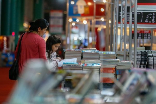La 45ª Feria de Libro de Buenos Aires arranca su particular guerra a la crisis - Espectaculos - ABC Color