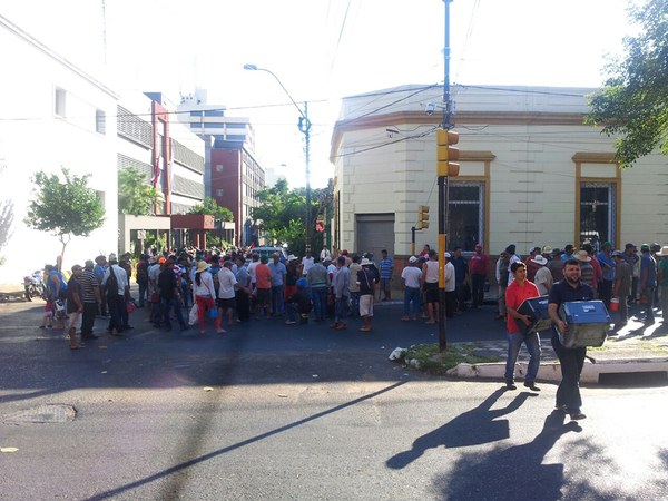 Policía custodia microcentro ante posibles nuevas manifestaciones - ADN Paraguayo