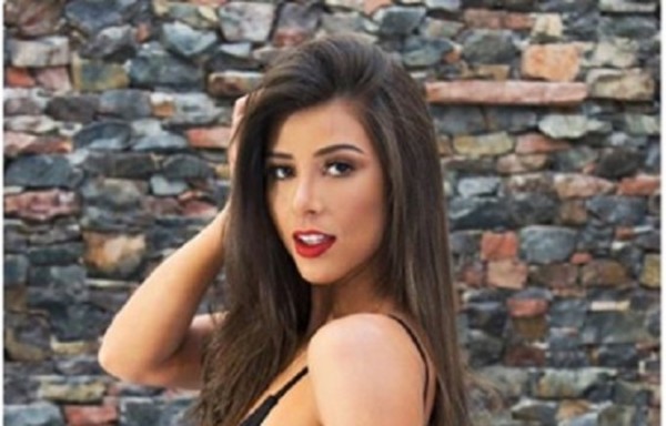 Con fuegos artificiales recibieron en Bolivia a la Miss Tanga