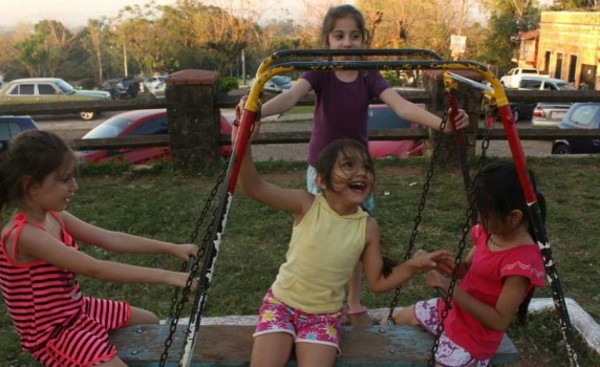 Menos celulares y más juegos en parques