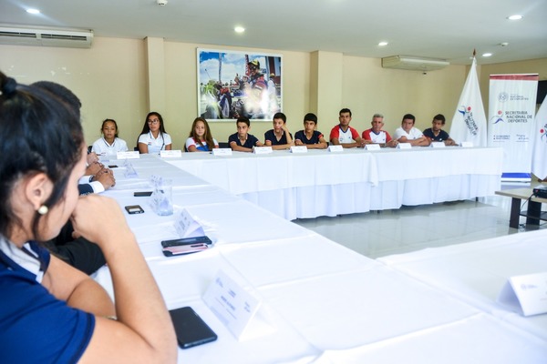Delegaciones deportivas parten a México y Colombia para representar al país
