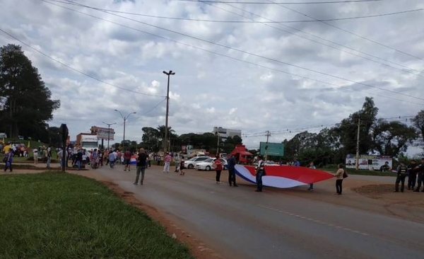 Policía debía impedir piquetes, pero hizo lo contrario: se viene estirón de orejas | Paraguay en Noticias 