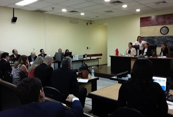 Fiscalía pide seis años de prisión para excontralor | Paraguay en Noticias