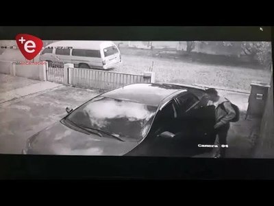 HURTAN DINERO DEL INTERIOR DE AUTOMÓVIL