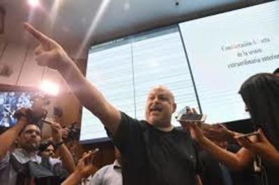Cuestionan violencia y falta de respeto del senador Paraguayo Cubas - .::RADIO NACIONAL::.