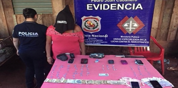 HOY / Mujer microtraficante cae con drogas listas para la venta
