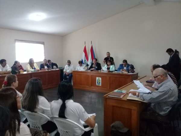 Gobernador da brazo a torcer y almorzarán 14 mil escolares | Radio Regional 660 AM