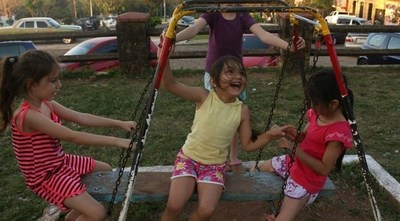 EL JUEGO AL AIRE LIBRE ASEGURA EL CRECIMIENTO DE NIÑOS SANOS