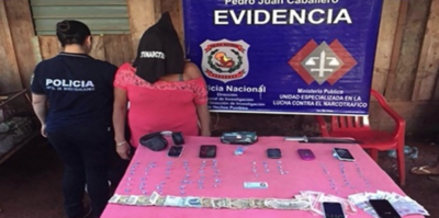 Mujer microtraficante cae con drogas listas para la venta | Paraguay en Noticias