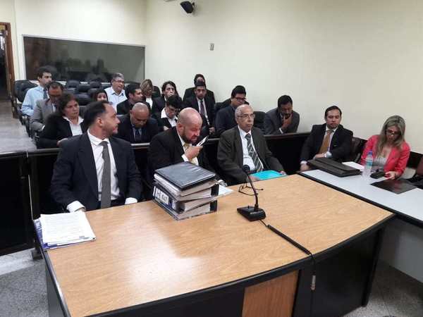 Secretaria Vip: Fiscal solicitó seis años de cárcel para excontralor » Ñanduti