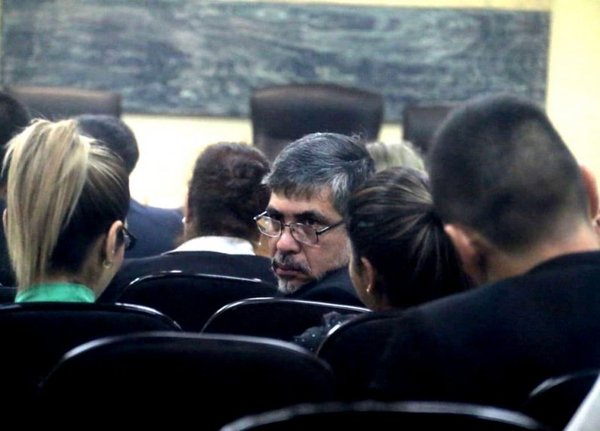 Fiscalía pide 6 años de prisión para excontralor por caso “secretaria vip” - Edicion Impresa - ABC Color