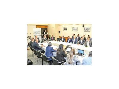 Hacienda convoca al empresariado  para cerrar un acuerdo