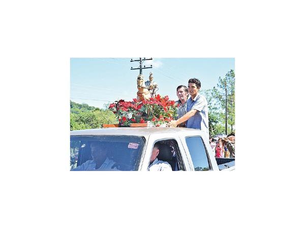 La comunidad Jorge Naville festeja años con un gran desfile