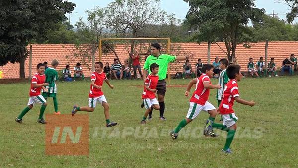 LANZAN CAMPEONATO DE ESCUELAS DE FÚTBOL MUNICIPALES.