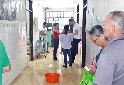 Goteras en hospital de Franco afecta servicios | Diario Vanguardia 08