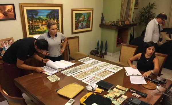 Envían a Viñas Cue a director de Detave, tras caer con coima de US$ 2.500 en su propia casa | Paraguay en Noticias
