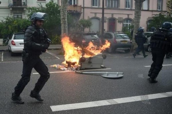 Chalecos amarillos vuelven a la calle en Francia - Radio 1000 AM