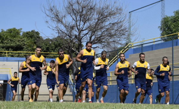 HOY / Lluvia impide el arranque del torneo de Intermedia