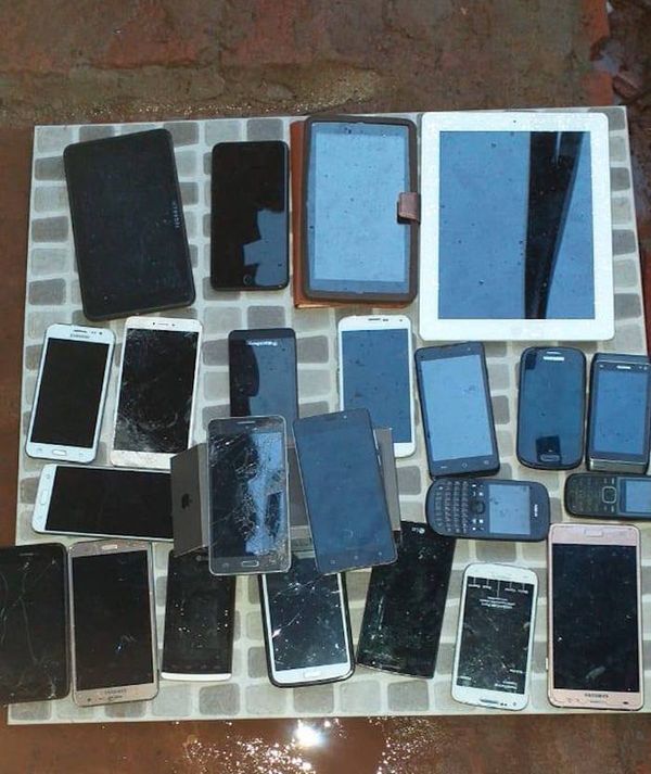 Policías recuperan más de 25 celulares y tablets robados