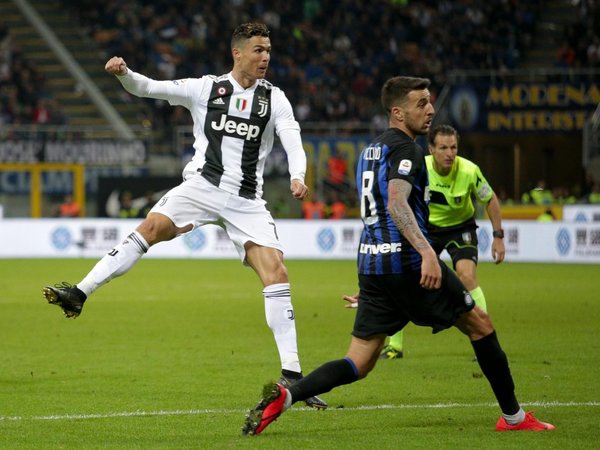 Cristiano niega al Inter el triunfo en el Derbi de Italia