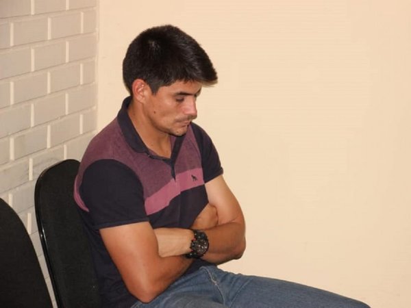 Policía involucrado en esquema de coima se entrega ante la Fiscalía