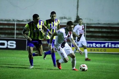 River Plate derrota a Capiata y escala