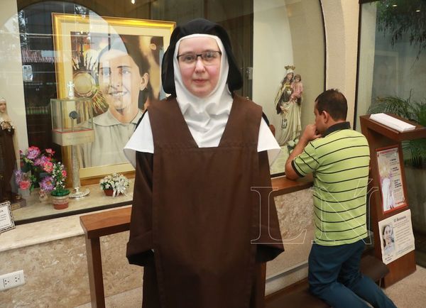 Muchas devotas reciben las gracias de la beata paraguaya Chiquitunga
