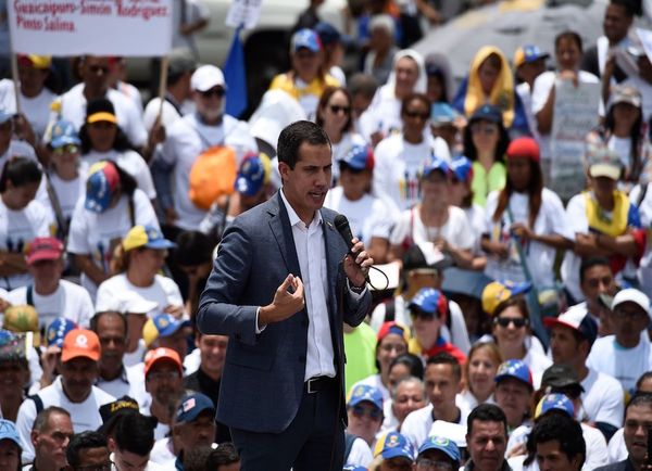 Guaidó advierte a militares que la espera no será eterna